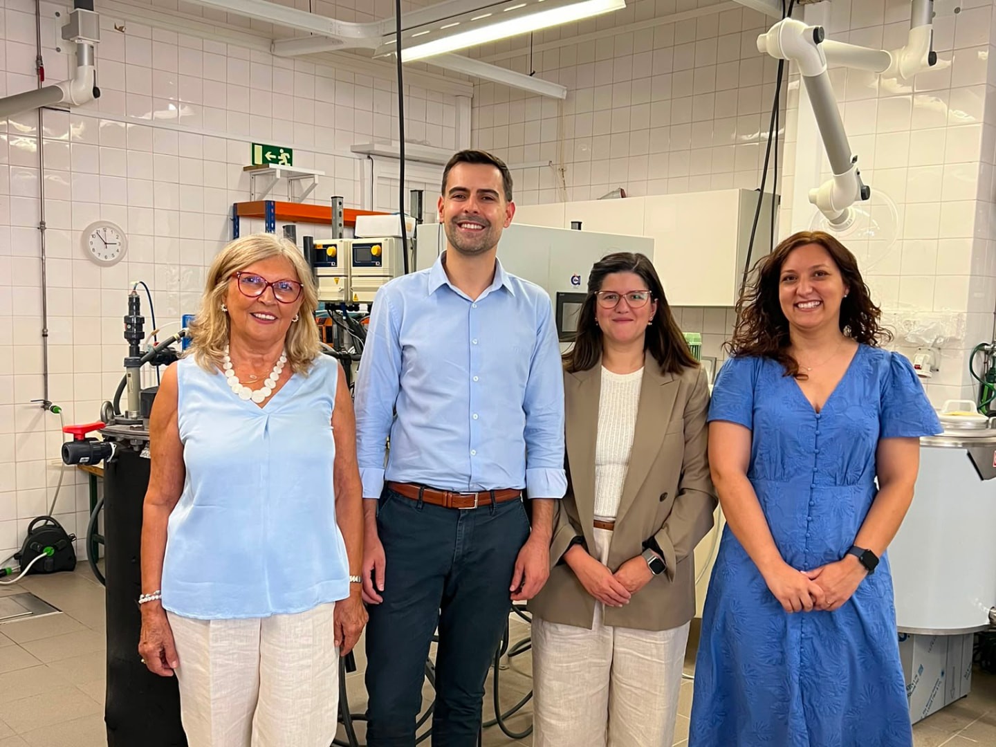 The AIS - Aqua in Silico team in the bioengineering laboratory at NOVA University Lisbon